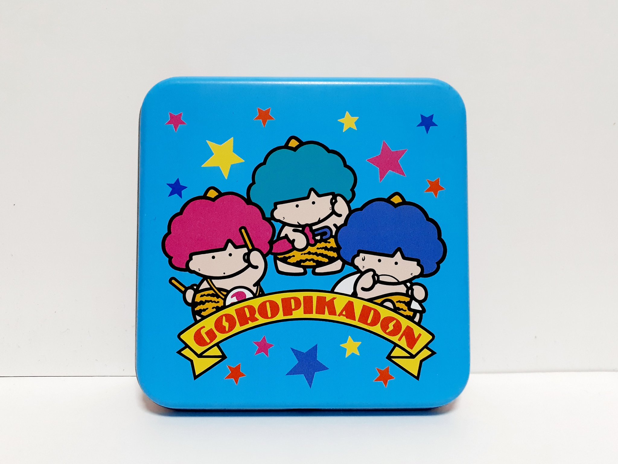 走るペンギン ゴロピカドンのチロルチョコケース 蓋をあけると サンリオキャラクターのチロルチョコたち 11年前のものだけどまだ食べれるのかなぁ サンリオ チロルチョコ ゴロピカドン T Co Lvjsxfjs3u Twitter