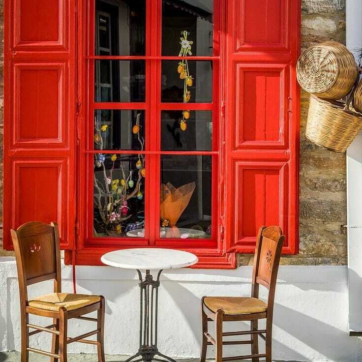 arqsteinleitao's tweet image. Um café,  um violão, um abraço de saudade
Um dia nublado que pede cor quente
Um vermelho para alegrar
Lembrar que um dia a gente foi feliz
E vai voltar a ser 
"Apesar de você, amanhã há de ser outro dia...."
.
.
.
.
#redinspiration #inspiracaovermelho #vermelhodecor # janela…