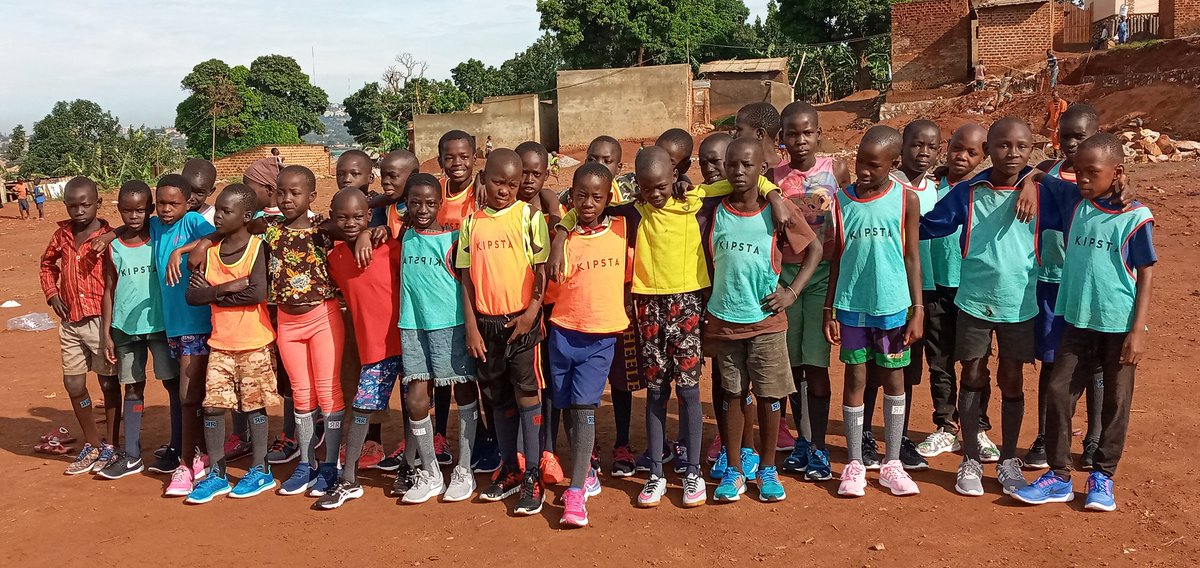 AQRugbyAcademy's tweet photo. #Appreciation
We say thank you to members of #SpringBoksTagRugby who have made it possible for the teams (U11 & 15) to be able to have some Rugby training Sneakers👟 (57 pairs) & Stockings🧦 (5 dozens).
@KenyanTitch Asante for coordinating this process
Together We are AQRA✊ https://t.co/EZ1ZMZ6xXG