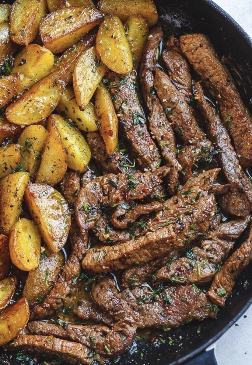 comidas_que's tweet photo. Batata e carne 😍 https://t.co/uUWxTgumFm