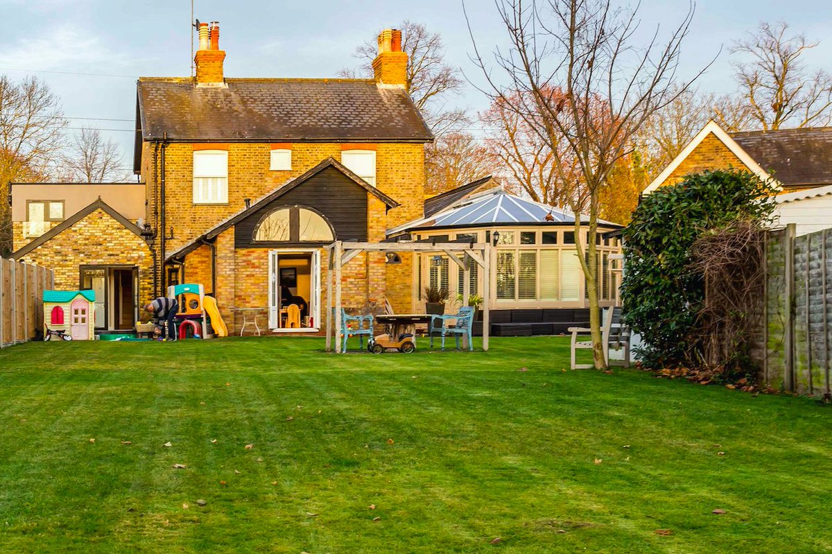 We love how much our clients' day-to-day lives are improved by transforming their homes 🏡 DM us or email hello@formedarchitects.com to find out how we can help you create your dream home ✨

#homeimprovement #homeowner #londonarchitect #chiswickarchitect #architects #garden