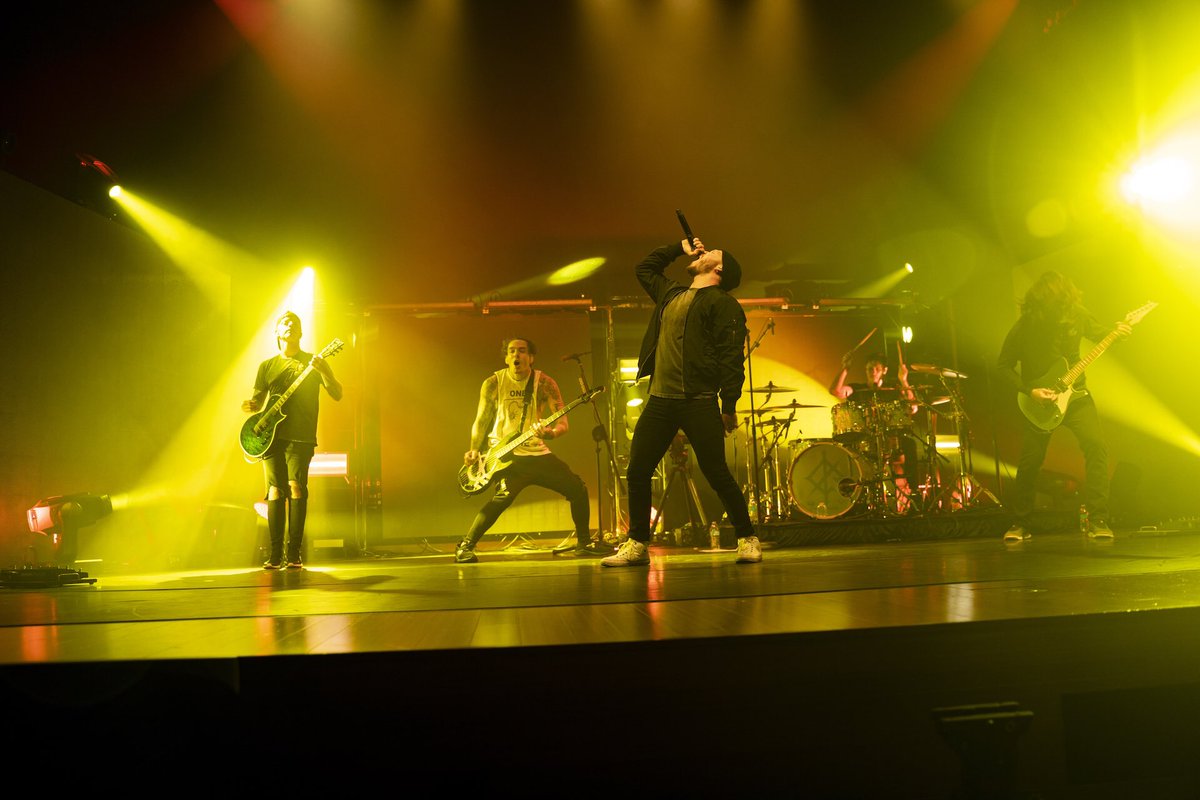 audiomusicadigi's tweet photo. Sweetwater Studios anuncia una presentación exclusiva en vivo con We Came as Romans @thesweetstudios @wecameasromans #audiomusicadigital #sigueme #followme #proaudio #musica #music #sonido #sound #sweetwaterstudios #wcar #toplantaseed #vivo #metalcore https://t.co/oALc0byDLJ https://t.co/etcSRp1iDM