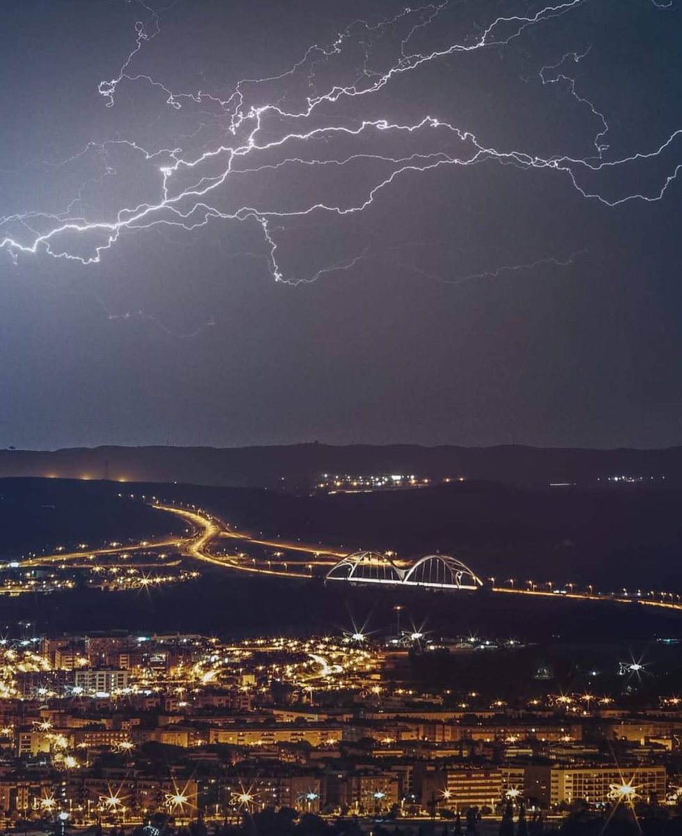 Cordoba_spain's tweet photo. 🖤 Tormenta sobre la ciudad más bonita del mundo...

#CórdobaEsp https://t.co/kecHKCnDhi