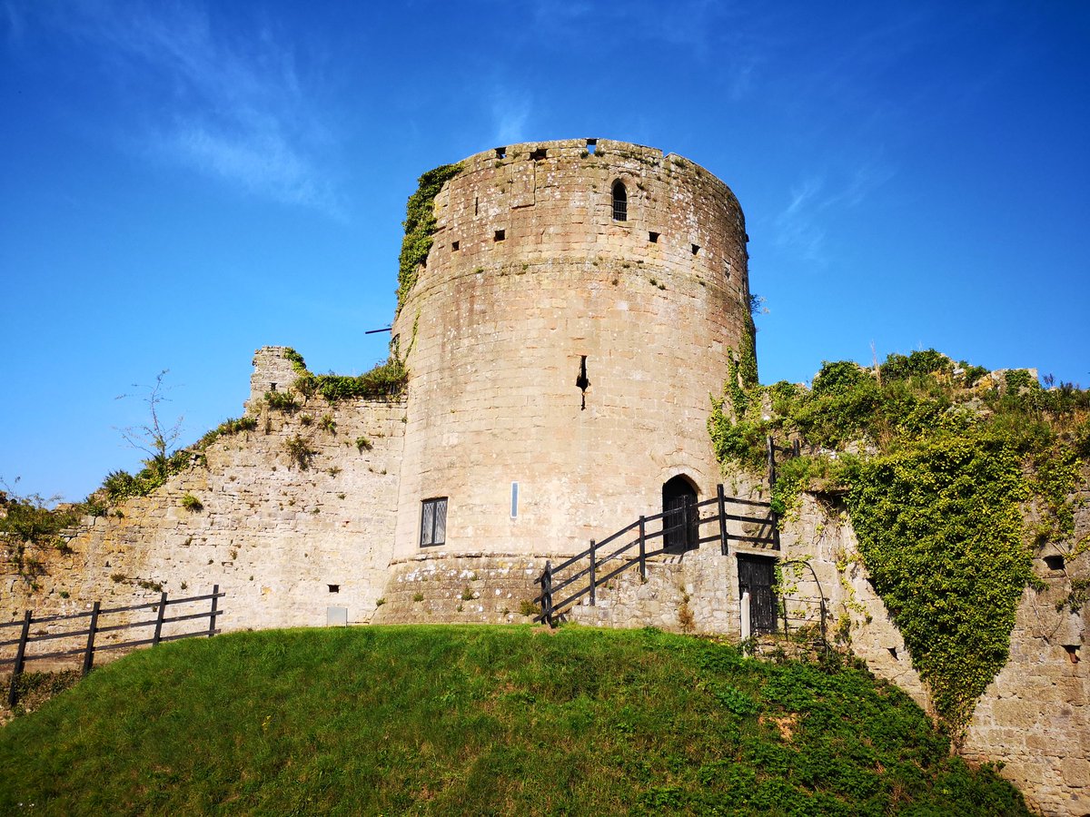 The South-East and Woodstock towers, plus the Keep at Caldicot Castle, Monmouthshire. #AprilTowers