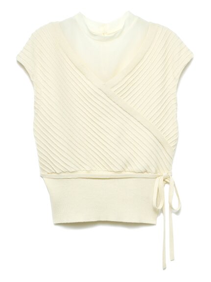 リリーブラウンの冬お気に入りだったニット 春版買うか悩んでたけどノースリーブバー うたこ Cc福岡 ｂ館 い10aのイラスト