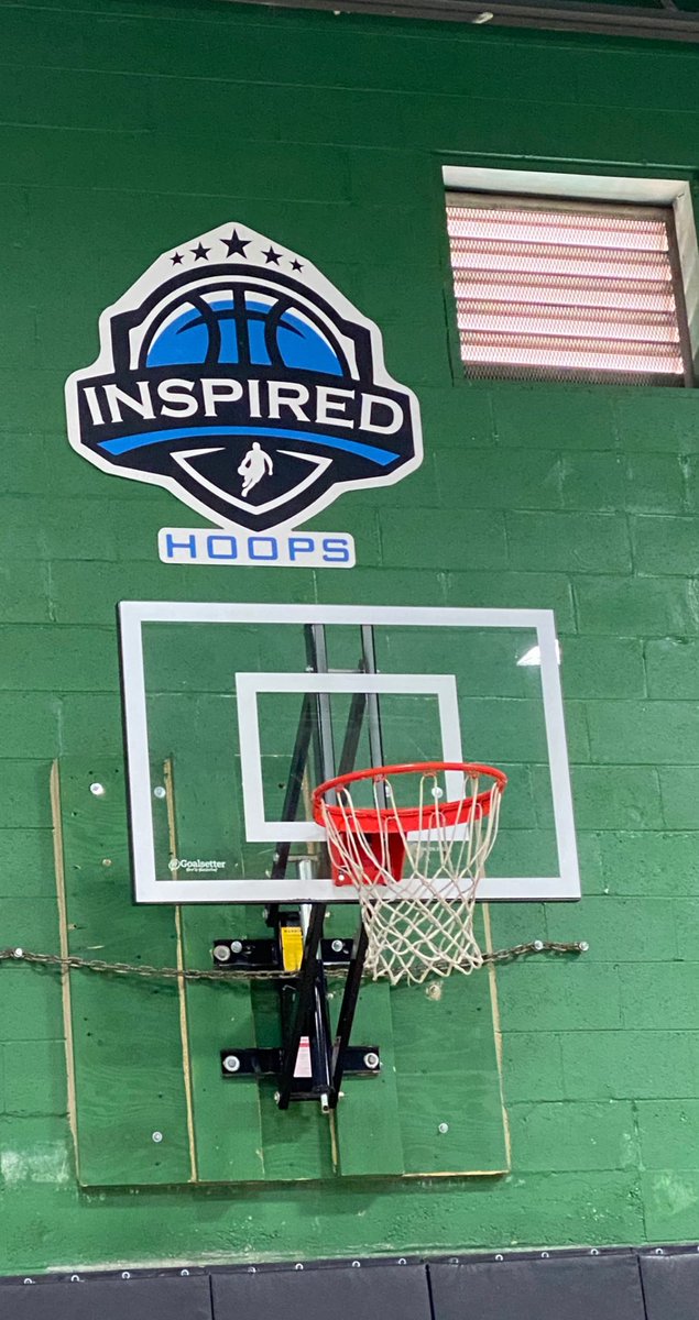 Inspired_Hoops's tweet photo. 9 years ago today #InspiredHoops was started & I’ve been blessed by being put in the lives of so many 🙏🏼. Thank you to everyone who has been apart of this journey thus far. #inspiredhoops #itsalifestyle #GiveHopenImpactLives #BeattheOdds https://t.co/ZOw8cXbon0