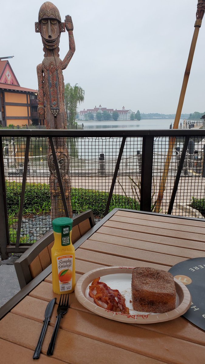 Leisure_TimeTV's tweet photo. Felt like a Tonga Toast on Seven Seas Lagoon kind of morning.
#TheVacationKingdomOfTheWorld
#BreakfastOfChampions https://t.co/A5H13Ultwi