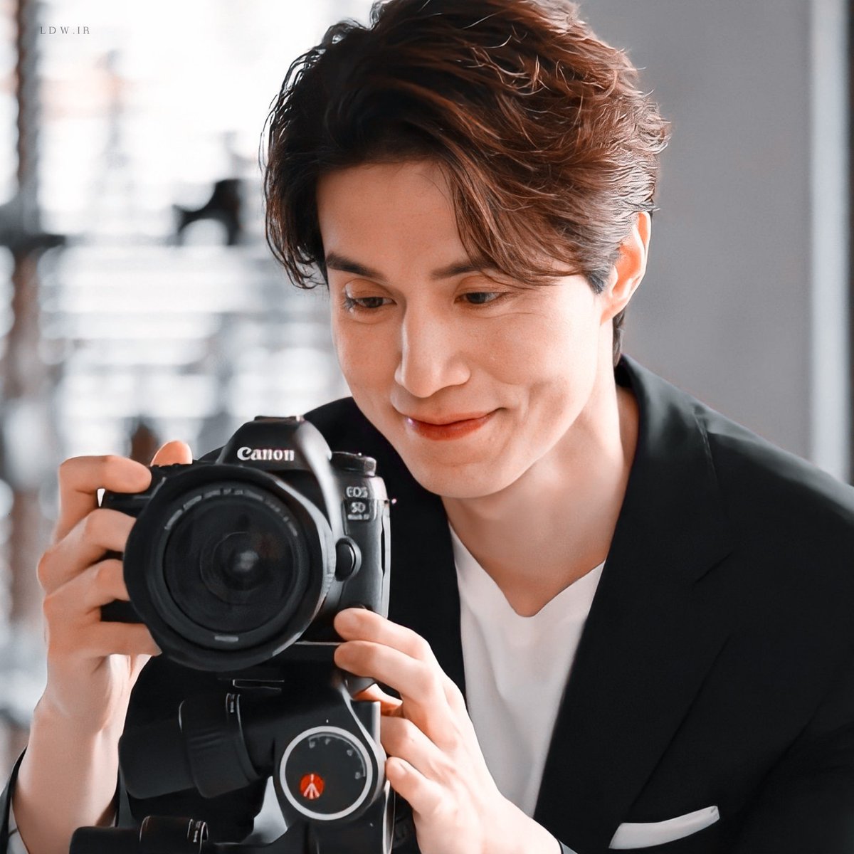 wookftm's tweet photo. Smile;) 
#LeeDongWook #이동욱 https://t.co/MZmo6DeAJF