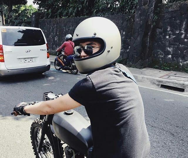 adamarkhan88's tweet photo. @radenrauf Semua akan lost contact pada waktunya dan ngechat lagi kalau ada perlunya.
#LoveStory https://t.co/ZyuKjWSJbJ