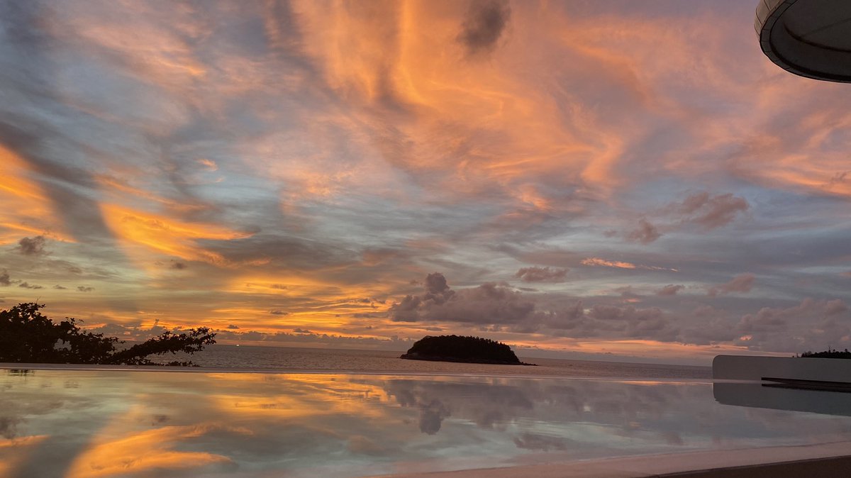 classflipper's tweet image. Stunning sunset this evening