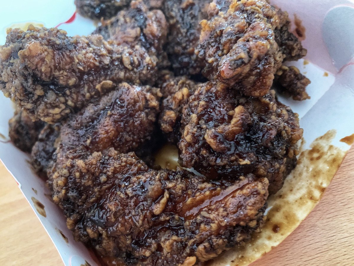 AverageSA_Blog's tweet photo. They were so delicious π€€ π€€π€€π€€ @KFCSA day made now Im happy π @Boozy_Foodie #DunkedWings #KFC50 https://t.co/AvApyZnQV0