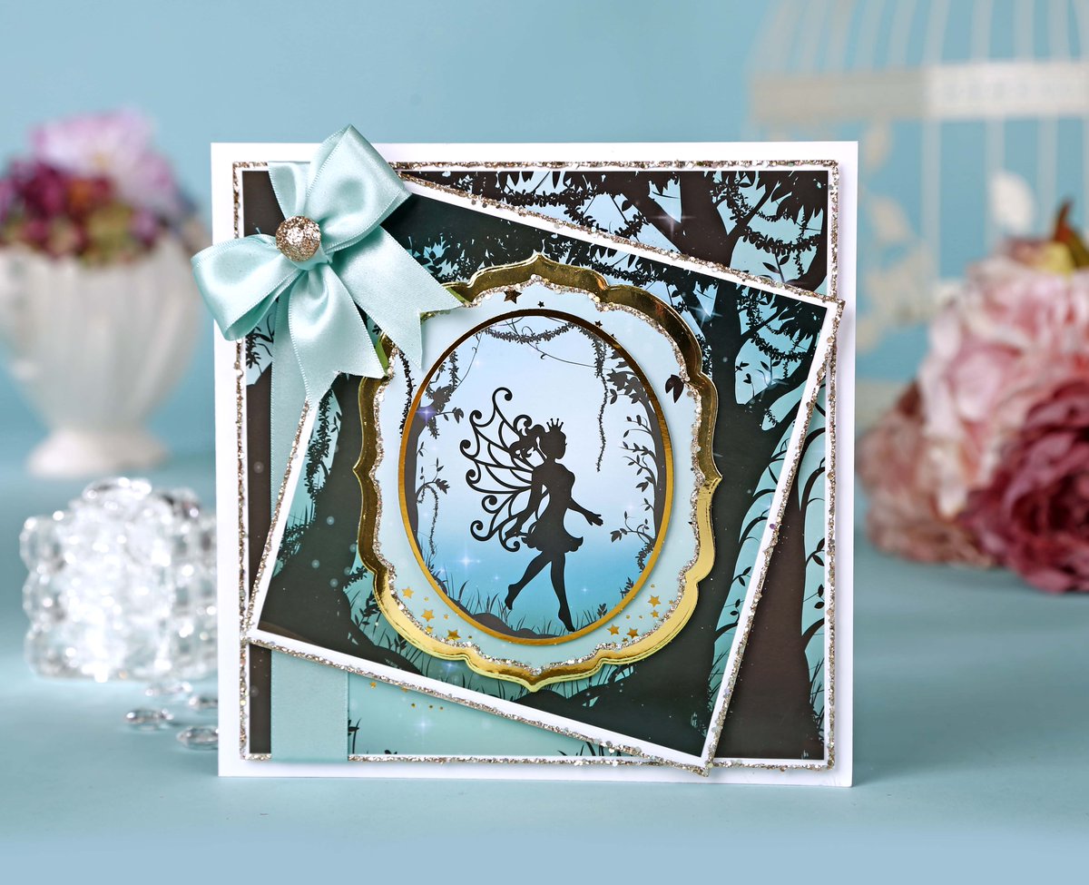 ⭐ ON SALE Papercraft Essentials 198 ⭐
Glynis brings you an eye-catching monochromatic layering showcase, showing you how to layer and incorporate glitter and ribbon with a professional finish each and every time.
Check it out here: bit.ly/3cj1K3G