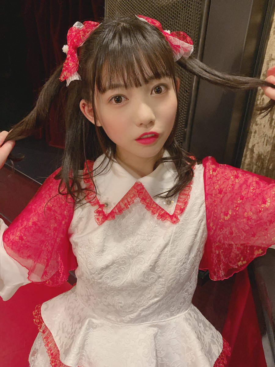 佐倉ちひろ 花いろは 虹色の飛行少女 S Tweet 今日のさいご 花いろはメインステージはハーフツインでキメテミタヨ 楽しかったあ マスクしててもどんな顔かどんな気持ちか分かるし フロアにいてくれてる方全員まきこんで 楽しいぱっぴい空間を作り出したい