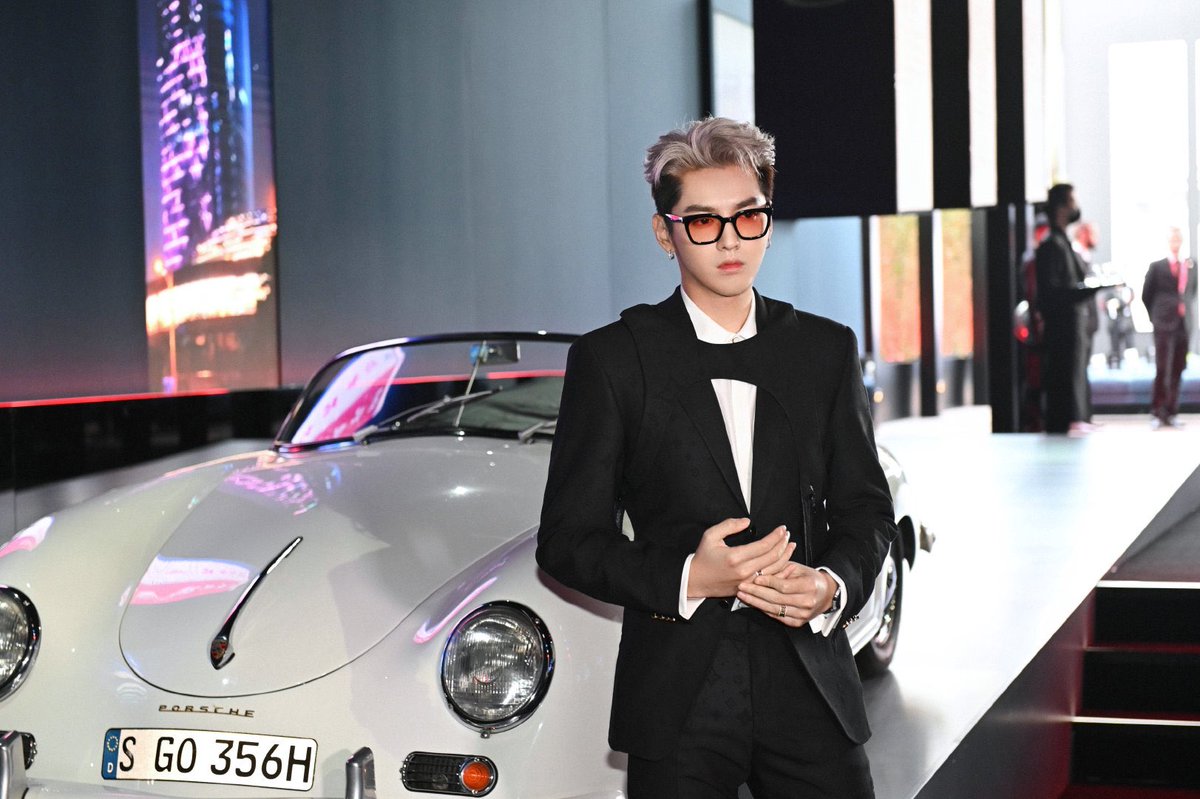 niinii00661's tweet photo. อิเหี้ยๆๆๆ ไม่ไหว หล่อไป!! 🥺💖
#PorscheRacerKrisWu
#KrisWuPorscheNight
#KrisWu #WuYiFan #吴亦凡 #kriswutesting https://t.co/pqVWHSqAje