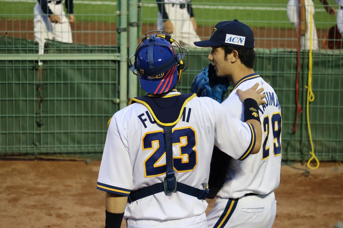 りっちゃん On Twitter ほんとの兄弟みたい プロ野球ai的バッテリーの写真大集合 伏見寅威 選手 田嶋大樹 選手