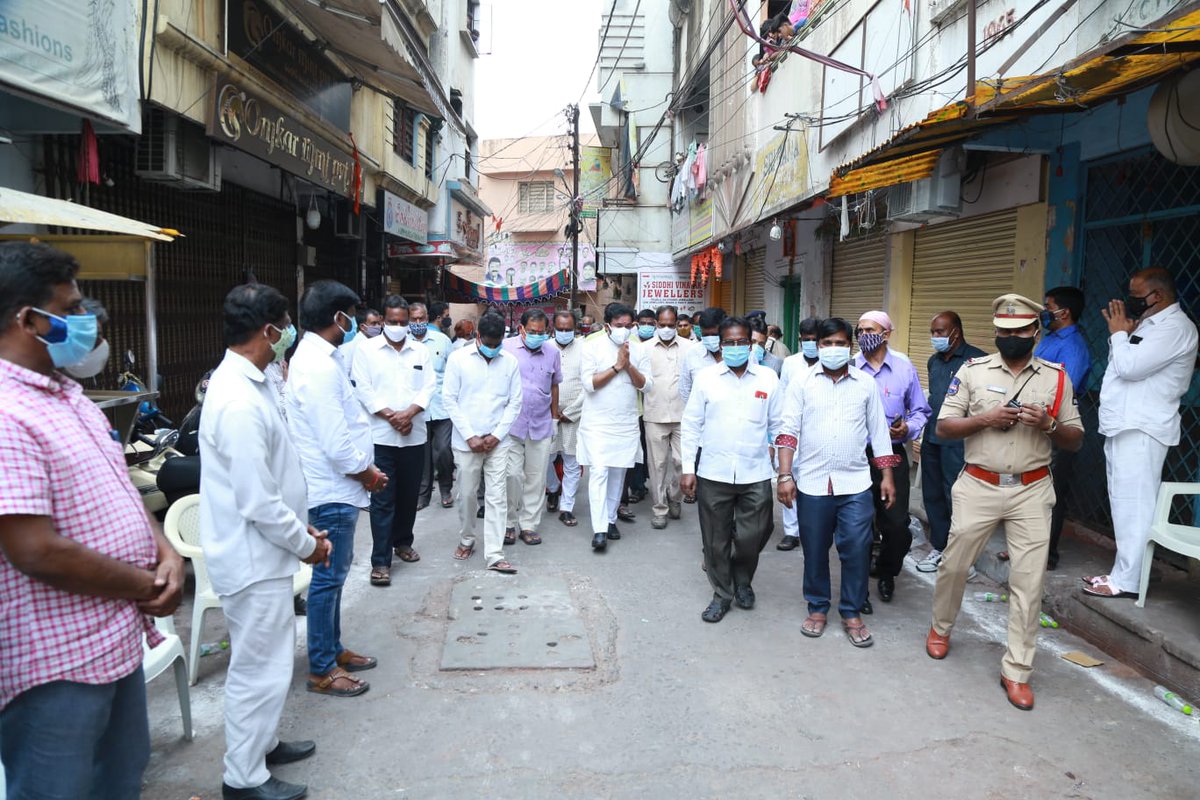 kishanreddybjp's tweet photo. Offered my heartfelt tributes to a senior party leader, @BJP4Telangana's Treasurer &amp; a long time fellow worker in the organisation, Shri Bhanwar Lal Varma ji, at their residence in Hyderabad this noon.

Conveyed my deepest condolences to the bereaved family members. https://t.co/cgKS9DVgpi