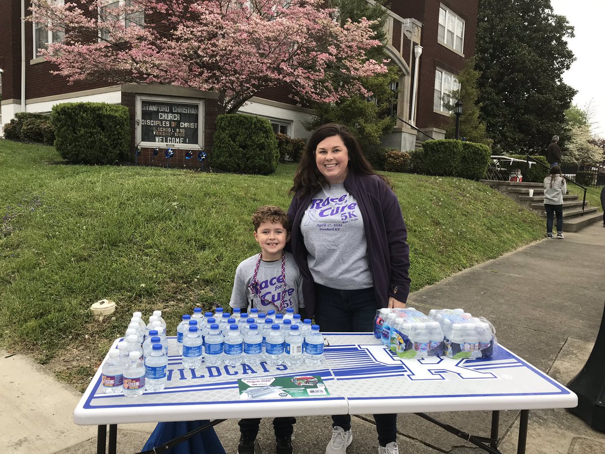 PBKBankKY's tweet photo. Race for a cure in Stanford #PBKBankCommunity https://t.co/n25EMl4jG8