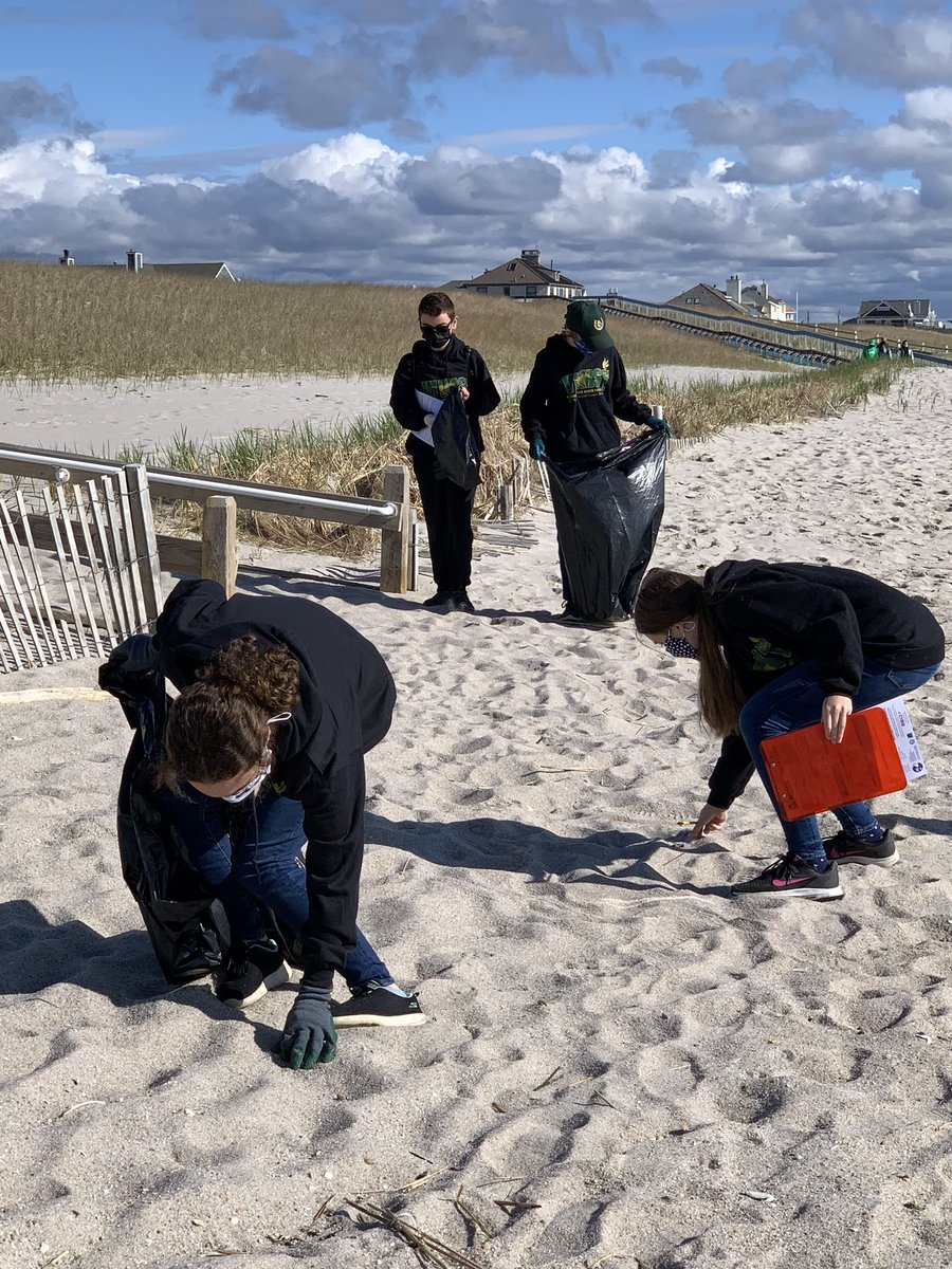 DunneSTEM's tweet photo. It’s a great day at the beach! VMMS National Junior Honor Society members making a difference at Clean Ocean Action’s Beach Sweep at Brick Beach 3. Mustangs making the world a better place😊 #cleanoceanaction @Brick_K12 @VMMSMustangs @BrickSupt https://t.co/zitY8YruX0