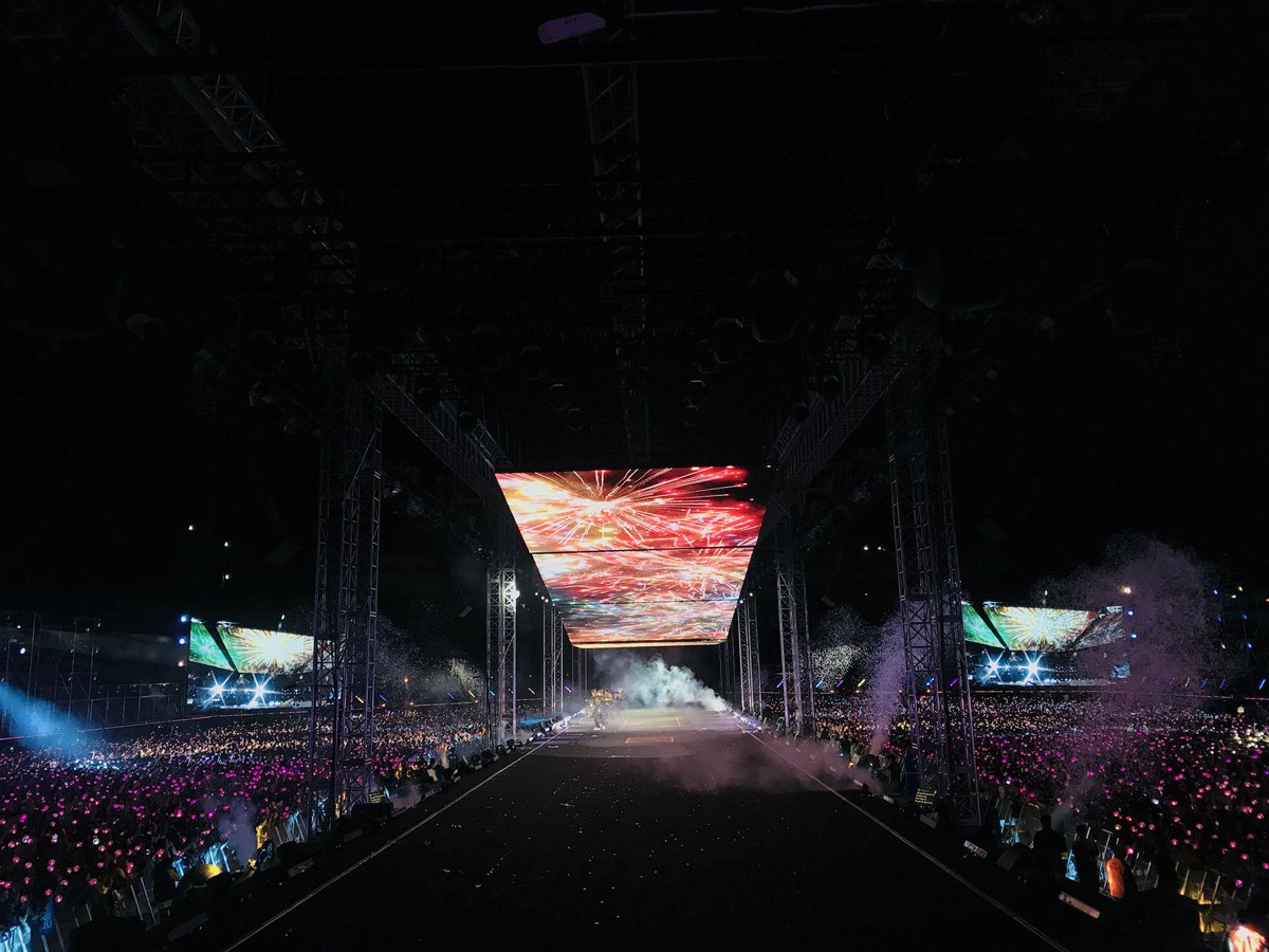 BE_BTSGALAXY's tweet photo. [Twt x @BTS_twt]

[16/06/2019]

🇫🇷
[#TodaysBangtan] Maintenant, la mer de Busan 🌊 Dites la la la la la la 🎵 La rencontre avec ARMY (aka Bu-gic Shop*) nous a fait très plaisir 😉
#BTS #5THMUSTER #BUSAN #BugicShop

 * Busan + Magic https://t.co/FYHmcajhIy