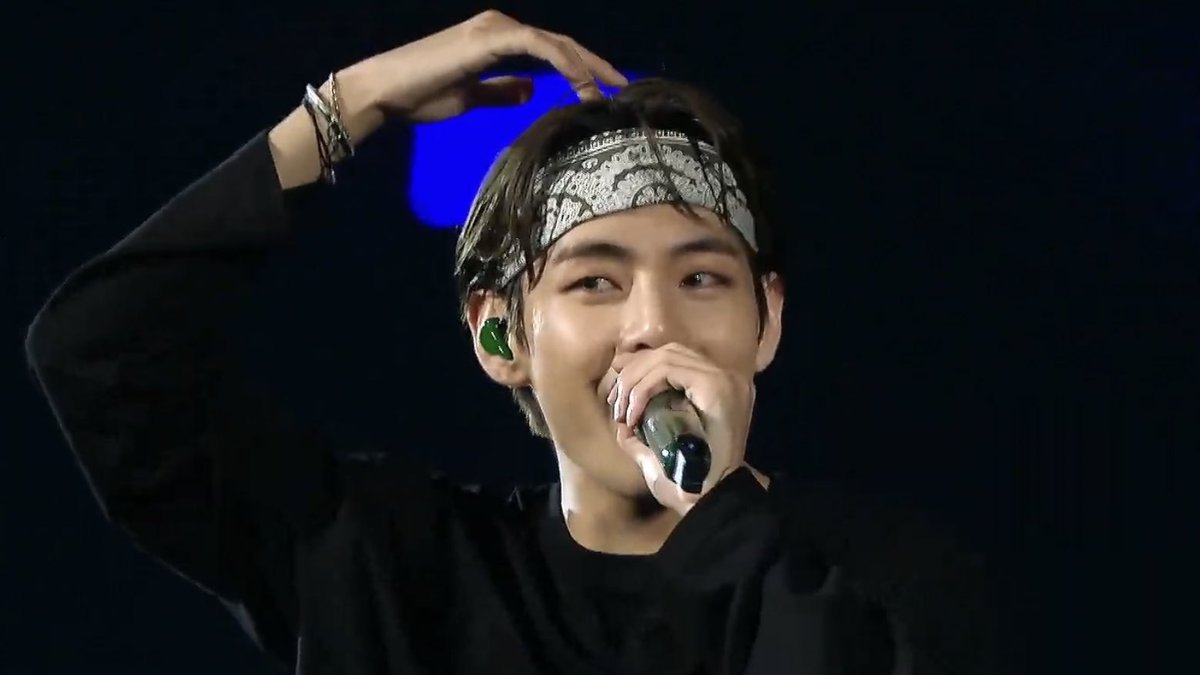 folderfortae's tweet photo. i’m beautiful boy, V. 🙇‍♂️💜 https://t.co/auGXcUtMr9