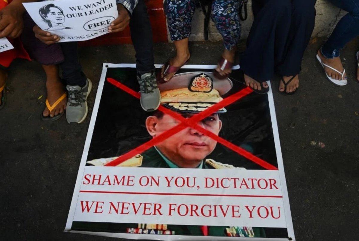 SaveMM99's tweet photo. Min Aung Hlaing,thief of nation, culprit of Genocide,who is responsible for mass massacre of ppl in MYANMAR.We, people of Myanmar highly condemn @ASEAN for invitation this murder,@ASEAN it's your time to stand with Burmese people.
#ASEANrejectSAC
#WhatsHappeningInMyanmar https://t.co/yS2SMIYRtR