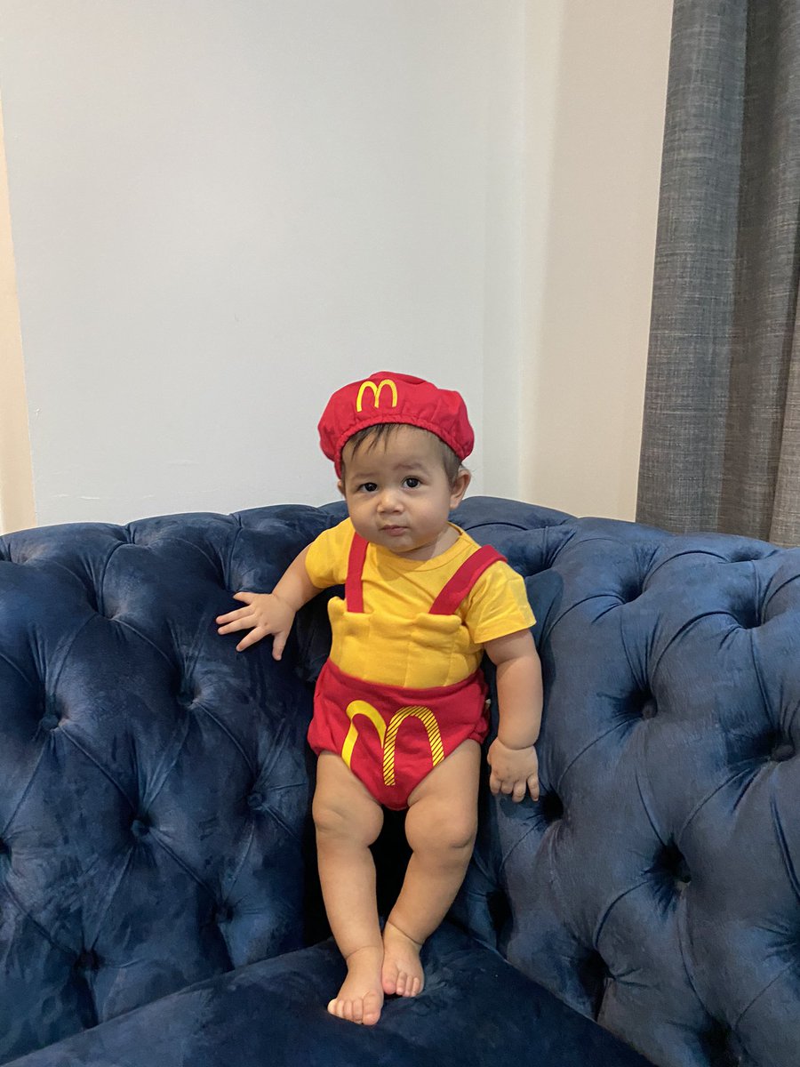 EyraHazali21's tweet photo. Ya nak fries large ke medium ? 🍟🍔 https://t.co/JNFsT9c28S