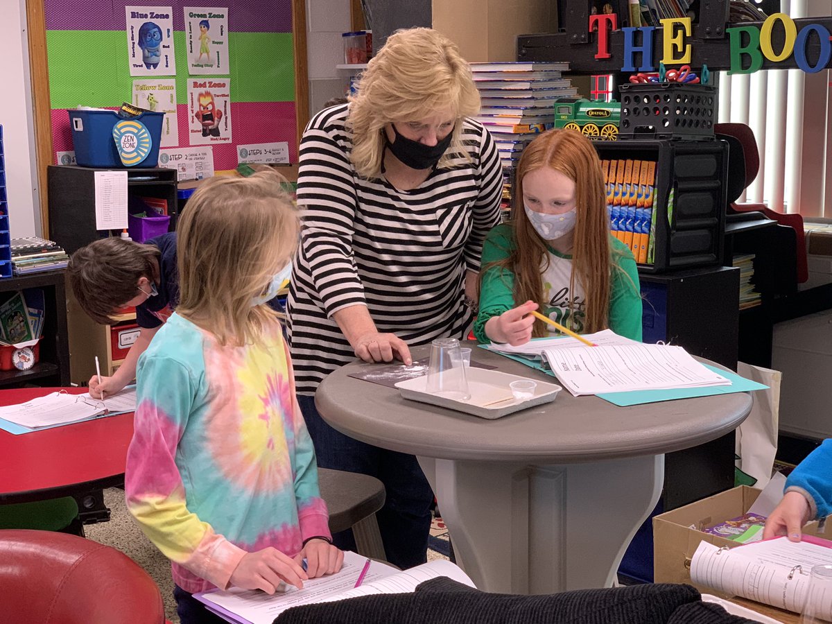 Learning how to observe, document, and predict, students in Sarah Baltes’ second grade class Think like scientists. #NHtribe <a href="/baltes_s/">Sara Jayne Baltes</a>