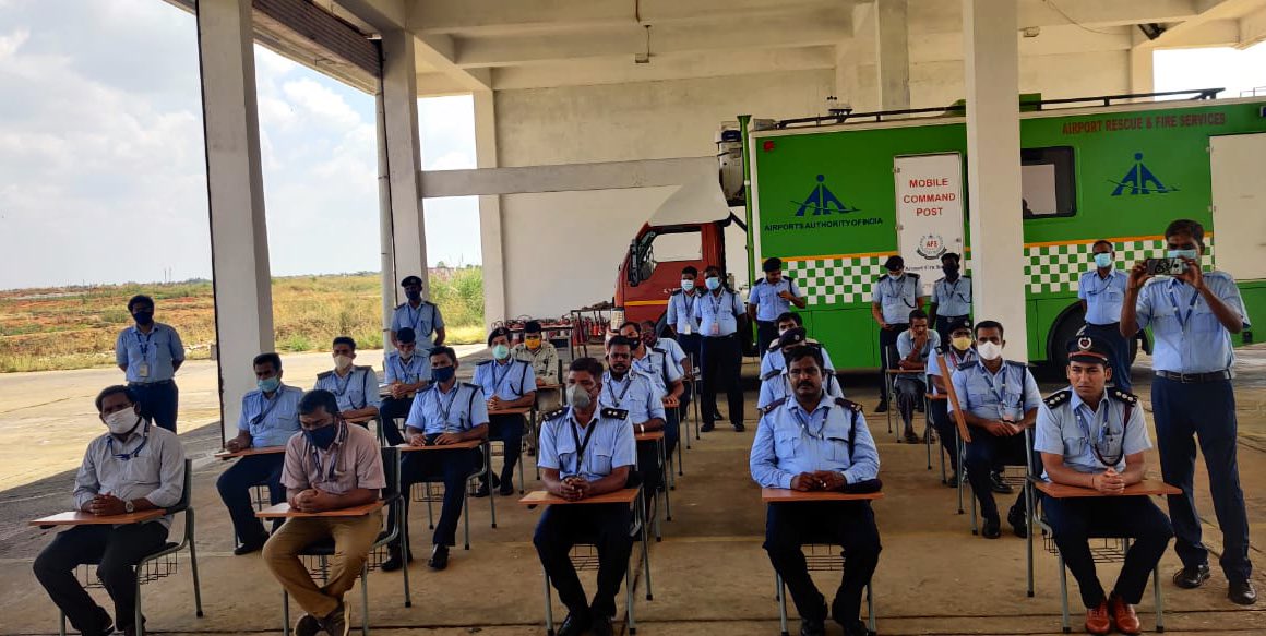 aaiTRZairport's tweet photo. Fire Service Week-2021 being celebrated at Trichy International Airport between 14th -20th April. @AAI_Official @AAIRHQSR @AAICLAS_in @MoCA_GoI @HardeepSPuri @BHEL_India #trichyairport #FireServiceWeek2021
#AAI https://t.co/JIJpMpMaxP