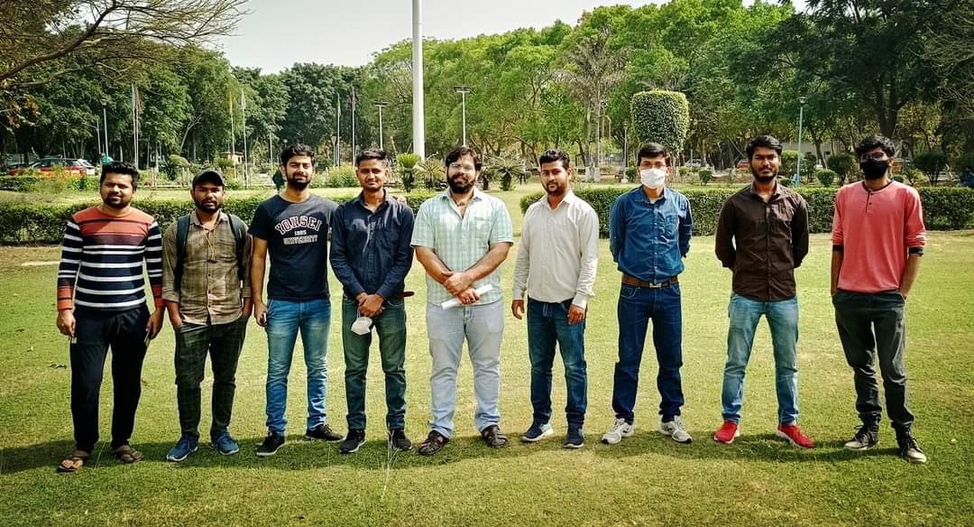AbvpDtu's tweet photo. Date 9/04/2021, 
ABVP DTU has given a memorandum to Vice Chancellor Office "to maintain uniformity of the Mark sheet of 1st and 2nd Semester for 2k17-21 batch of https://t.co/dke02L4W0F (Evening).
#abvpdtu #ABVPwithStudent @ABVPVoice @ABVPDelhi https://t.co/1pS1zCqKkM