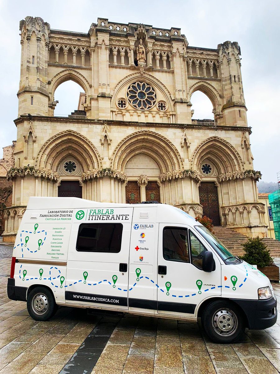 FablabCuenca's tweet image. 🚐Aquí comenzamos la aventura del #FabLabItinerante 

#Cuenca y su increible Plaza Mayor son nuestro punto de partida :)  
@USembassyMadrid  @CruzRojaCuenca @DipuCuenca @FablabCuenca 
 
#fablabcuenca #alfabetizaciontecnologica #steam