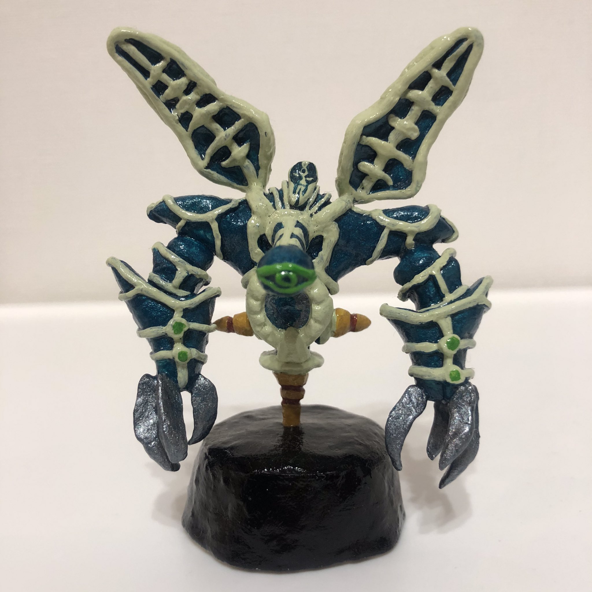 遊戯王自作フィギュア サクリファイス イリュージョンの儀式 接着剤を使うことで 別々にパーツを作って貼れることに気づいた 結構そっくりに作れたモンスターのひとつ 遊戯王 フィギュア 自作フィギュア 石粉粘土 T Co Vfqaeckccc