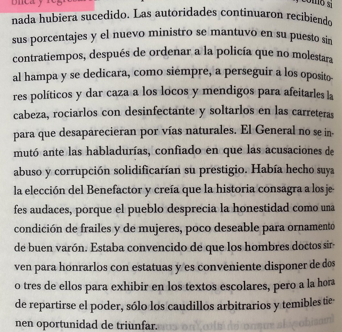 FRM87's tweet photo. PASAJE LITERARIO:

Me acabo de golpear con este párrafo.

Léanlo. La mejor descripción que he leído sobre la realidad social en nuestros predios sudamericanos.

Ojalá que esta descripción, perfecta, quede para siempre en el pasado.

(Eva Luna, Isabel Allende) https://t.co/JnMiaPk7Kh