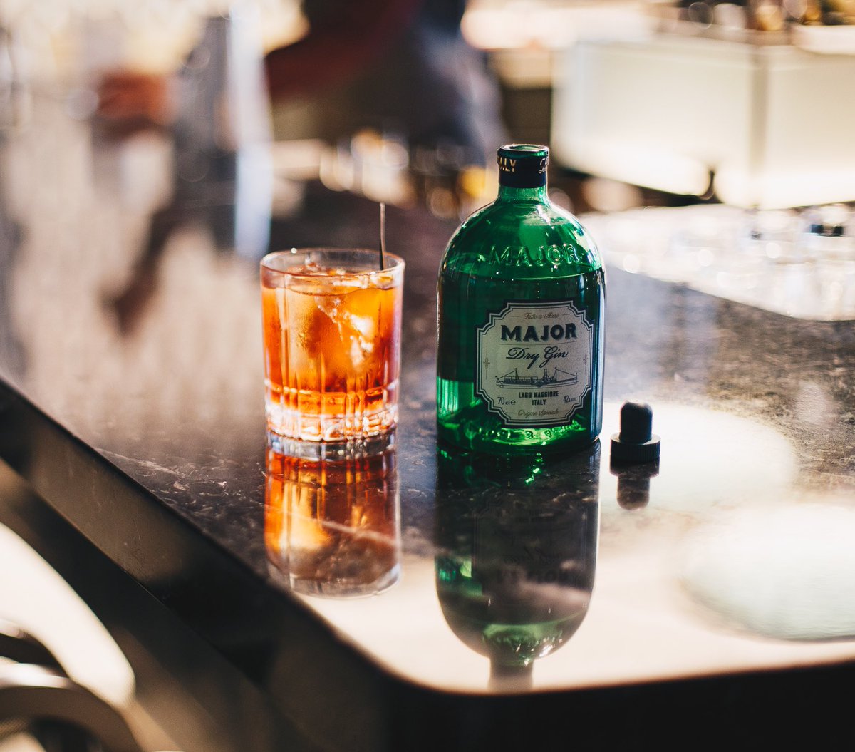 Il cocktail perfetto per l’aperitivo? Quello con 𝐌𝐀𝐉𝐎𝐑 𝐃𝐫𝐲 𝐆𝐢𝐧 😉

#majorgin #lagomaggiore #craftgin #gingin #italia #purospiritoitaliano