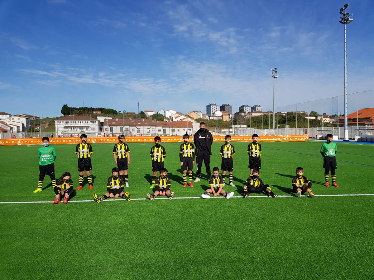 BertamiransFC's tweet photo. COMPETICIÓN/
@SD_Compostela B 1-3 Alevin D
Inf.C 8-1 @SD_Compostela B
Infantil D 6-2 @victoriafc2012 C
@ADNicrariense_ 3-4 Preb.B
@sdmilladoiro_ 0-5 Benjamin A
Alevin C 6-1 @eflalin2003 C
Benjamin D 1-8 @CdSarExtramundi 
#BFCantera 💛🖤⚽️💛🖤😷 https://t.co/man9xUuITI