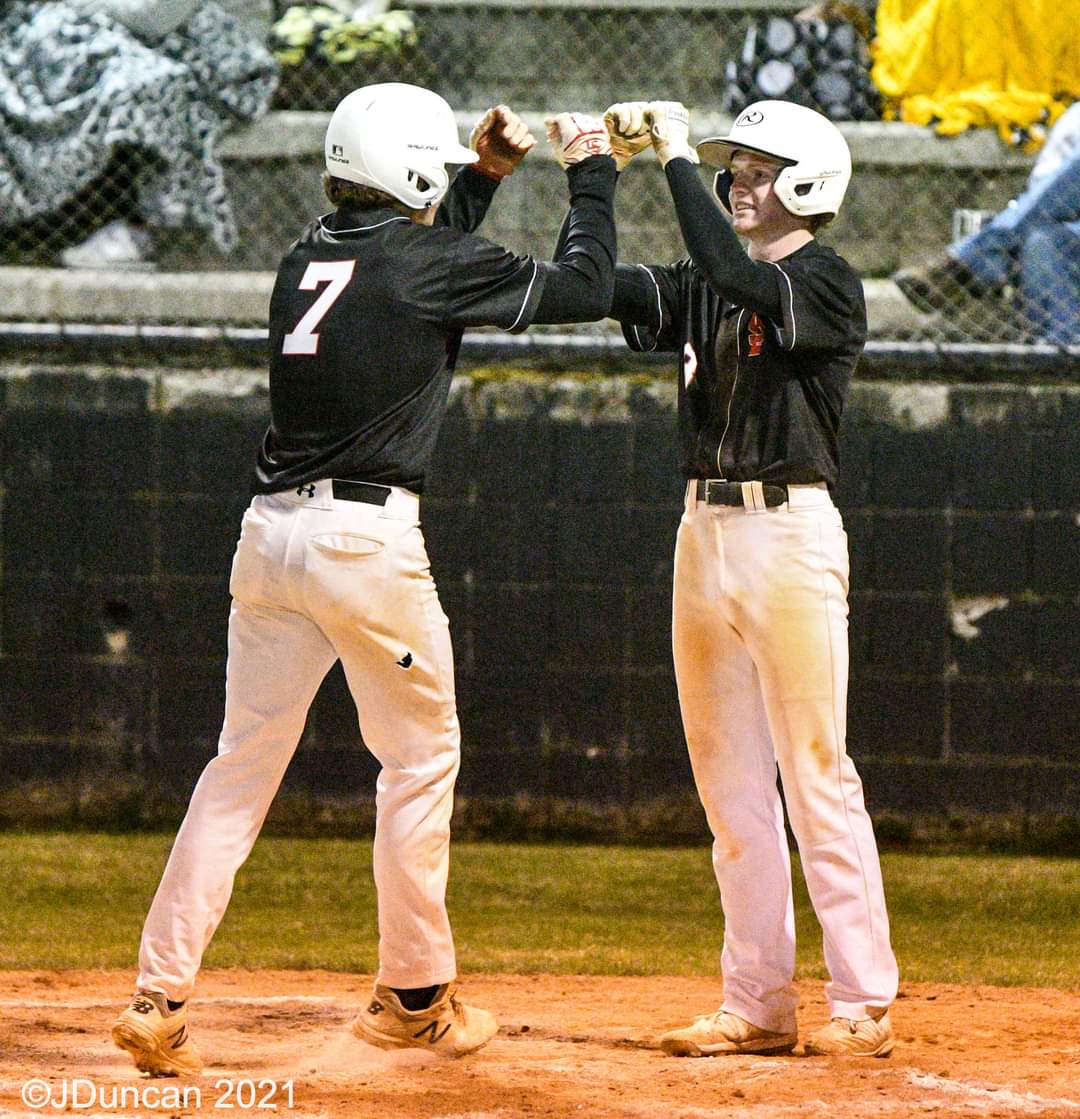 SMMHSEagles's tweet photo. #HSBaseball A few photos from last night's home, where unfortunately Signal Mountain lost to Bradley Central.
#GameToday Good Luck to @Signalbaseball who plays at Heritage HS in Ringgold stsrting with Varsity at 11am TODAY! #GoEagles ⚾️❤🦅 #SMMHSsoars https://t.co/zdJ9WznLiG