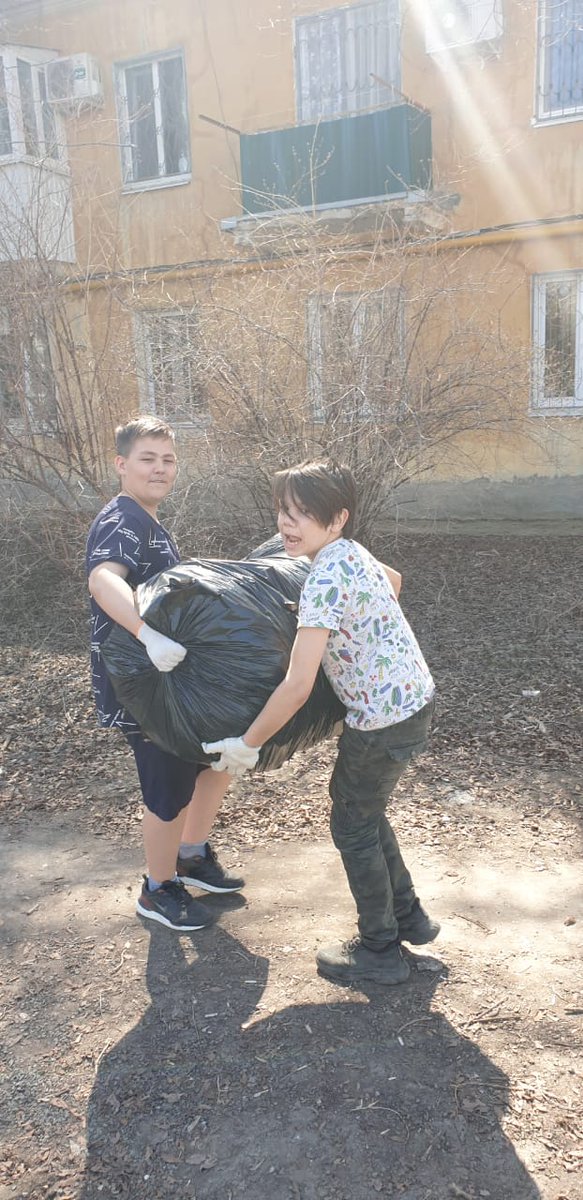 OSM_Orbita_5's tweet photo. Жители домов по ул. Свободы, 107а, 109а, 115 провели субботник на спортплощадке возле дома по ул. Свободы, 109а. Молодцы!  
@promadm
@Semenov_A_S https://t.co/uCiTo2K67h