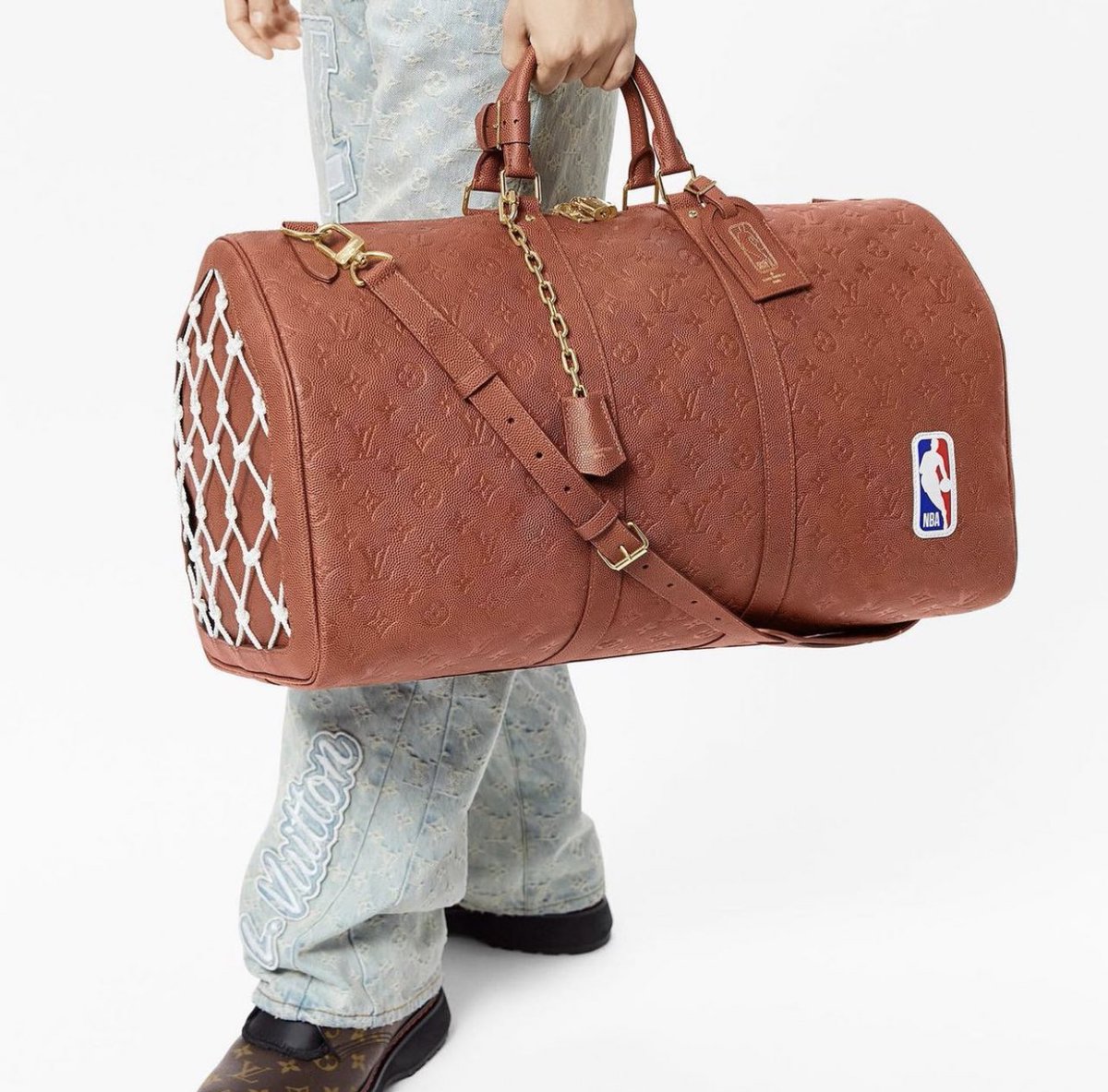 La primera cápsula de Louis Vuitton x NBA SS21 diseñada por Virgil