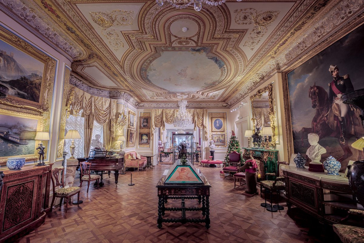 bradford2025's tweet photo. 🏛 A special place to visit for us is @BradfordMuseums #Cliffe Castle. It's packed full of curious objects, such an inspiring place! 🏛 We created a whole exhibition responding to their collection from artists like @lukedrozd &amp; @ameliacrouch  #SocialMediaTakeover #SouthSquare https://t.co/gCl2wEMukL