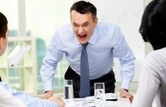 домогательство со стороны начальства. начальник со стороны 5. руководитель и подчиненный. прямолинейное общение. начальник со стороны 5.