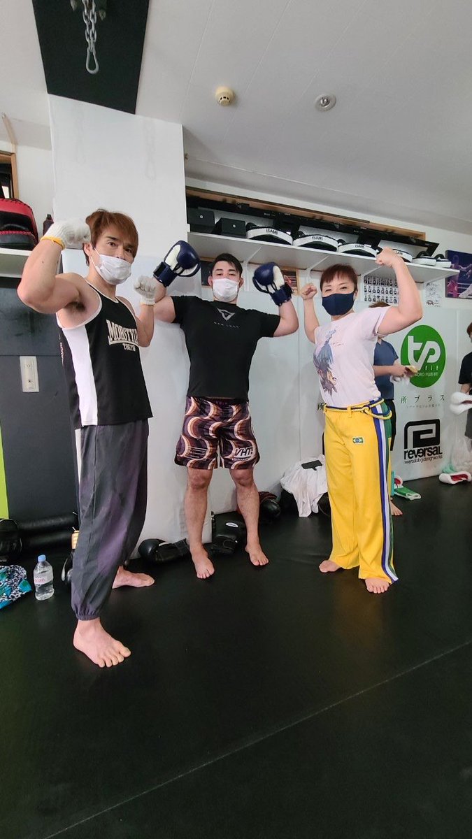 迫稔雄 Oneチャンピオンシップで活躍の総合格闘家長谷川賢さんがカポエイラ体験に来てくれました 圧倒的体躯 嘘喰いファンだというのも嬉しい 非常に楽しいひとときでした