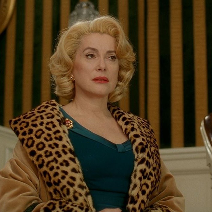 Фанни ардан и фирмин ришар 8 женщин. 8 женщин фильм 2002. 8 женщин фильм 2001 катрин денев. Габи 8 женщин. 8 женщин денев.