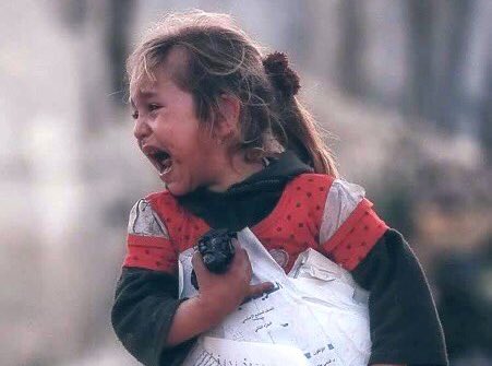 #Palestinians need your help, now ◢◤

#Solidarity4🇵🇸

'This photo was classified as one of the most influential pictures in the world taken of a child in Gaza despite the destruction of her house, she did not leave her school books…' 
v. DaysofPalestine

pic. by Fadi A. thabet