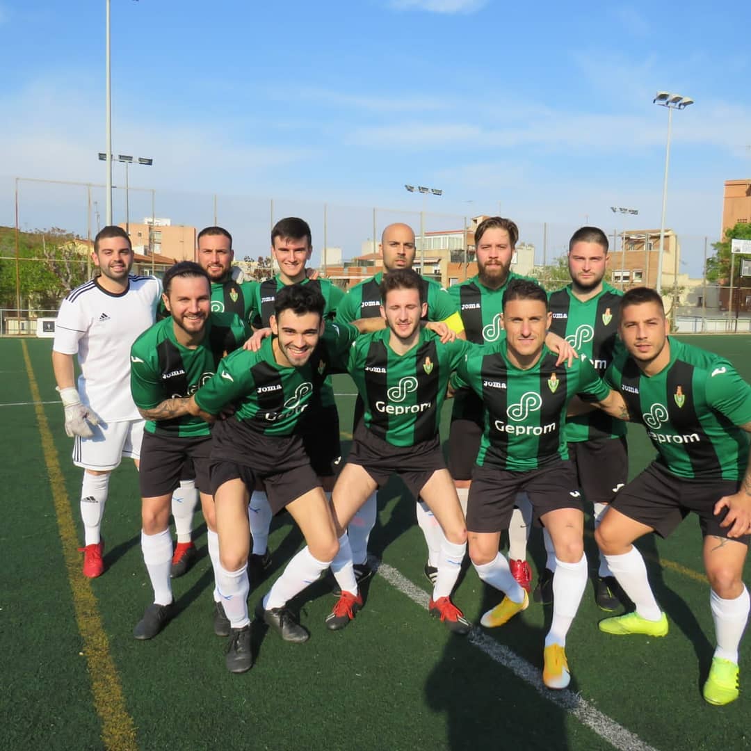 uecanroca74's tweet photo. Justo empate (2-2) a domicilio en un campo muy difícil como es el de @cpudmalaga. Nos hemos puesto por delante pero ha durado poco ya que en la siguiente jugada nos han empatado. Segunda parte a remolque por una rigurosa expulsión. https://t.co/KDv446ohvY