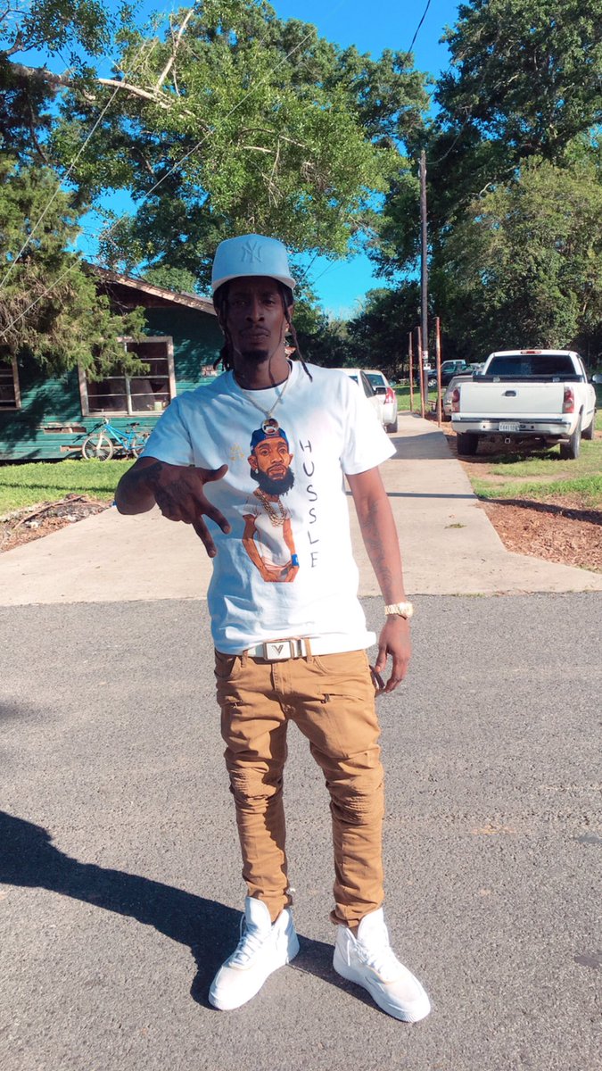 Dat_Boy_There_'s tweet image. I told mama Ima Steppa🦍💨♿️