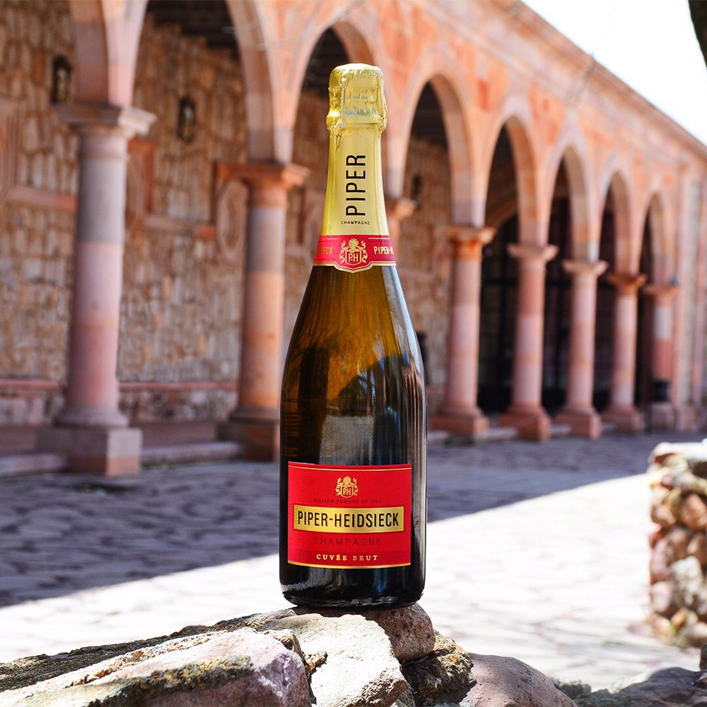 🍾Recorre los callejones y enamórate de Zacatecas en armonía con el Champagne que marida con México Piper-Heidsieck 🥂
✨Adquiere el tuyo en vinoselcielo.com

#VinosElCielo #PiperHeidsieck #PiperAroundtheWorld
#ElCieloValleDeGuadalupe