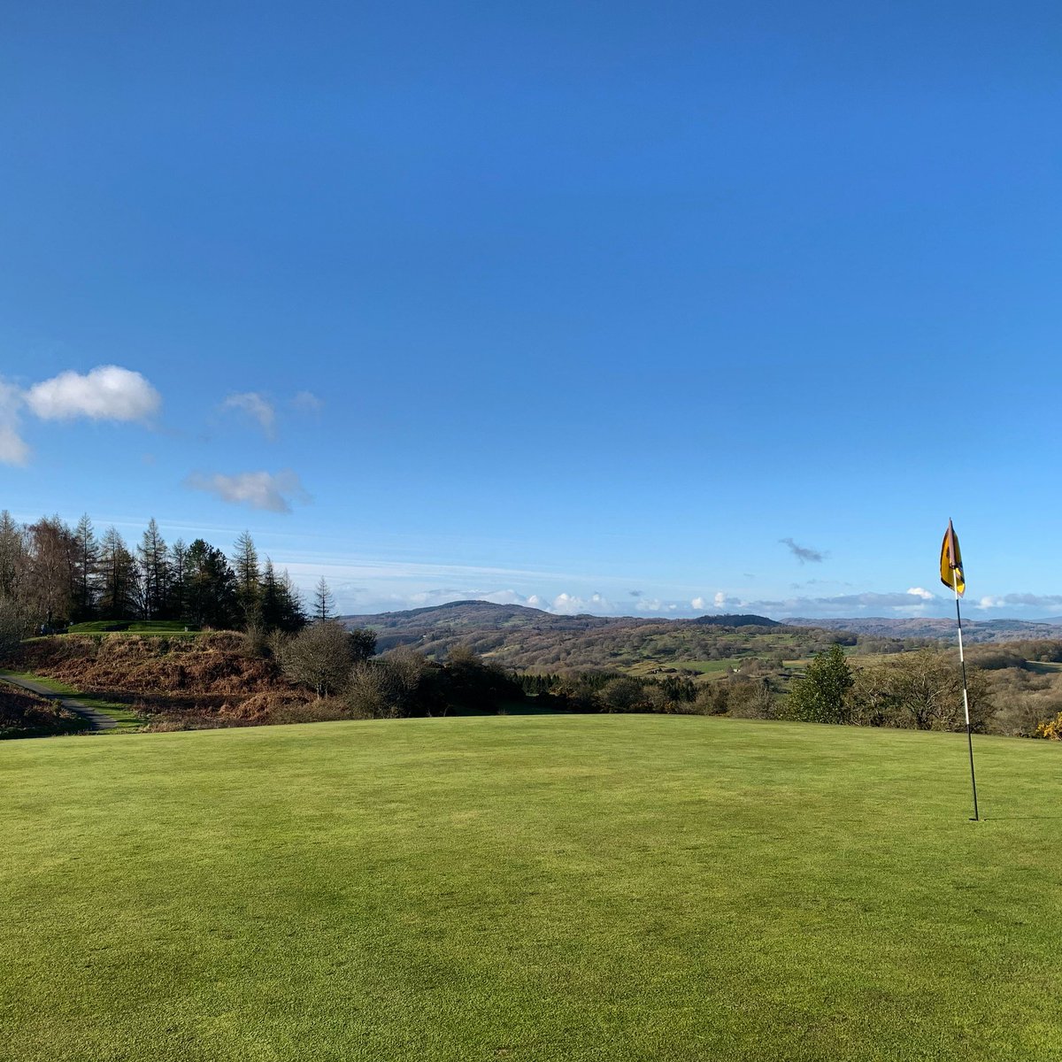 Blue skies for days!

#lakedistrict #viewsfordays #nowhereidratherbe