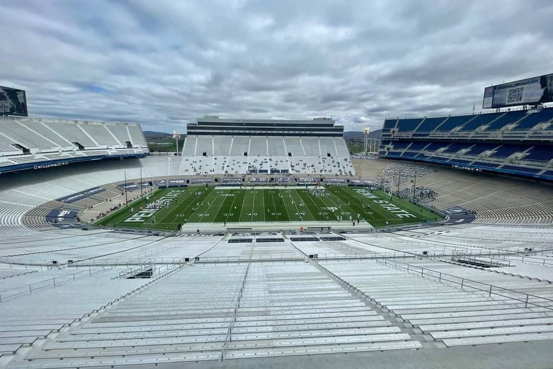 Penn State Alumni (@pennstatealums) on Twitter photo Good afternoon from Happy Valley!
Reply to show off your best 🔵⚪gear and visit <a href="/BWSpsu/">The Blue & White Society</a> on Instagram to learn how first-year students can enter a contest to win a football autographed by coach James Franklin. #WeAre Good afternoon from Happy Valley!
Reply to show off your best 🔵⚪gear and visit <a href="/BWSpsu/">The Blue & White Society</a> on Instagram to learn how first-year students can enter a contest to win a football autographed by coach James Franklin. #WeAre