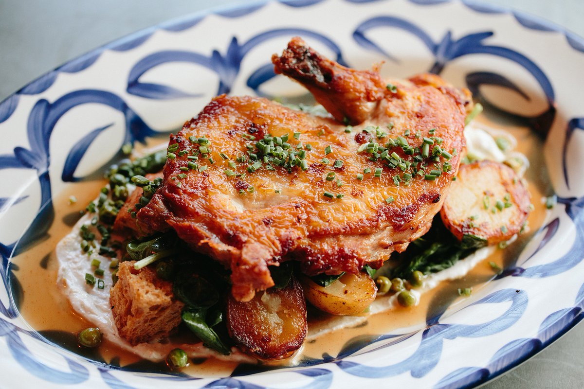 rochambeaubos's tweet photo. irresistibly delicious...🤤  #RochambeauBos
📸: Roasted Half Chicken with spinach, mustard potatoes &amp; fromage blanc https://t.co/meoV2GWUmZ