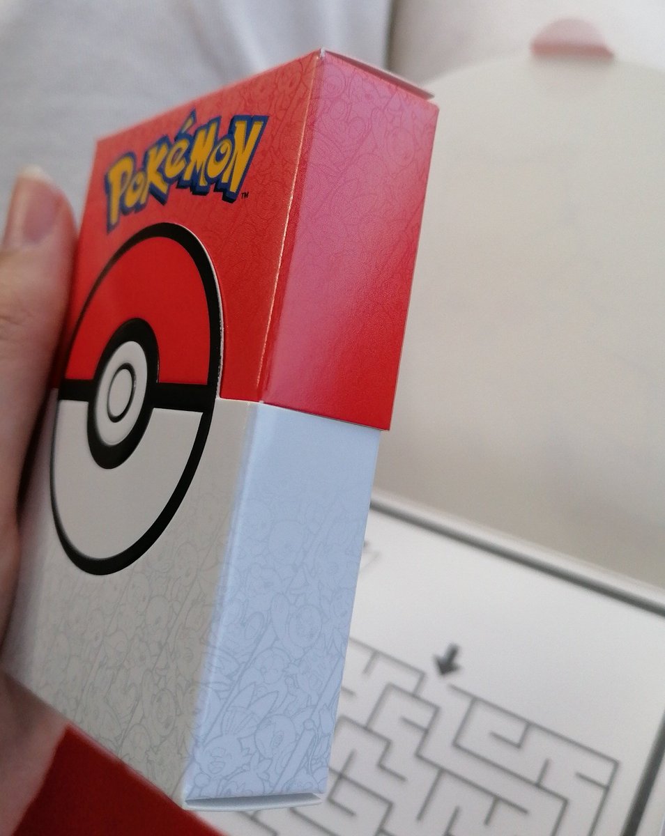 brankignaule's tweet image. honteux mcdo qui offrent des  anciens paquets de marlboro dans le menu enfant 😤😤😤