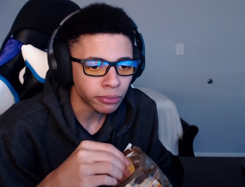 TSM's tweet photo. Me watching my team clutch up when I die straight away every round https://t.co/XTs8SzD7qF